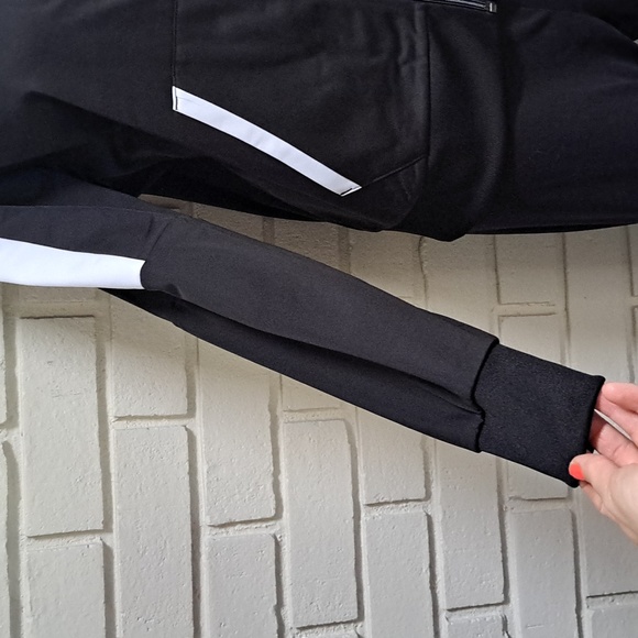 Puma Black/White Zip Up Jacket. Size Medium NWT - Picture 3 of 12